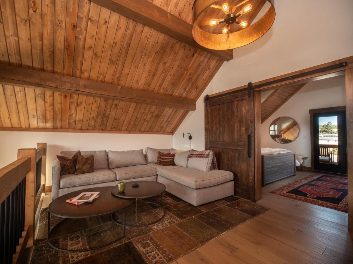 Chic Retreat Indoor Outdoor Fireplace, Private Jacuzzi, Great Location! Estes Park Eksteriør bilde