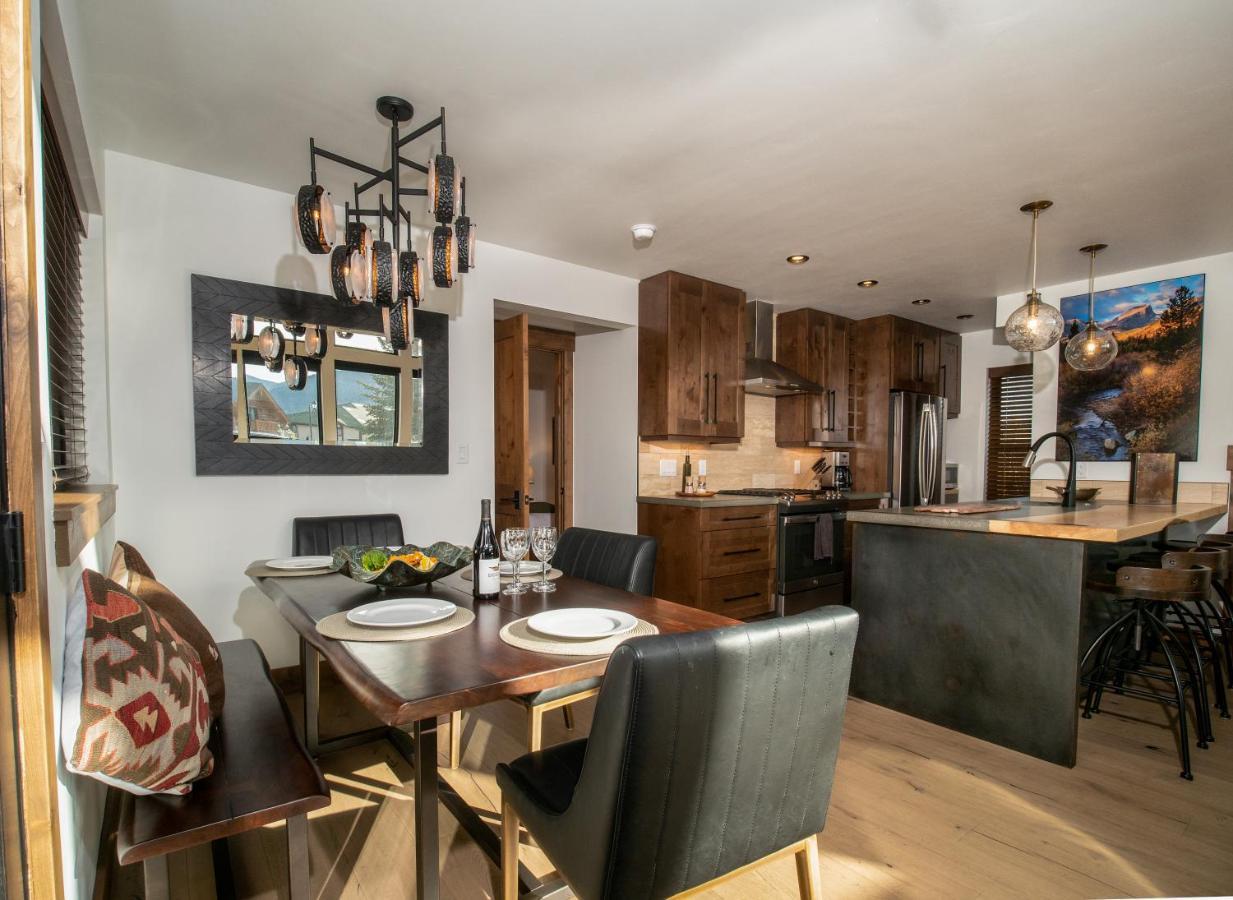 Chic Retreat Indoor Outdoor Fireplace, Private Jacuzzi, Great Location! Estes Park Eksteriør bilde