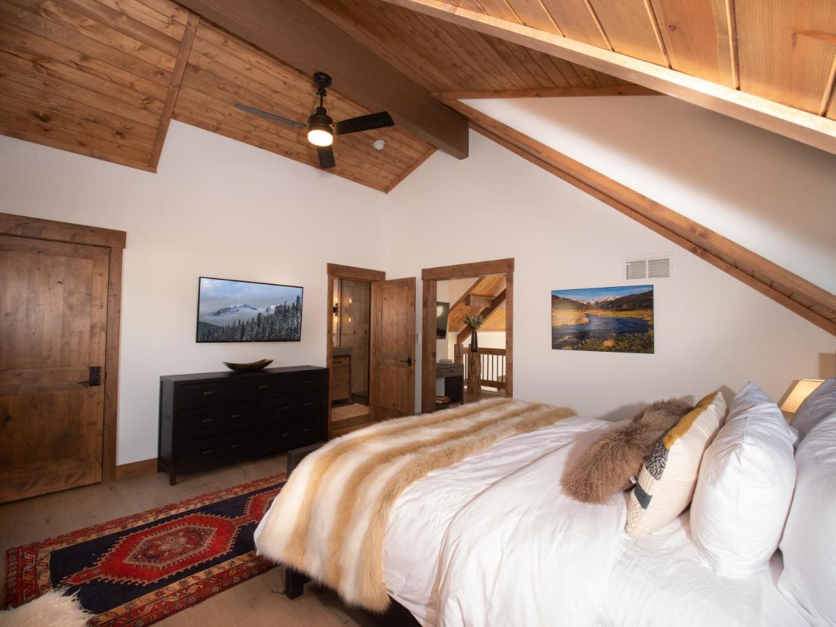 Chic Retreat Indoor Outdoor Fireplace, Private Jacuzzi, Great Location! Estes Park Eksteriør bilde
