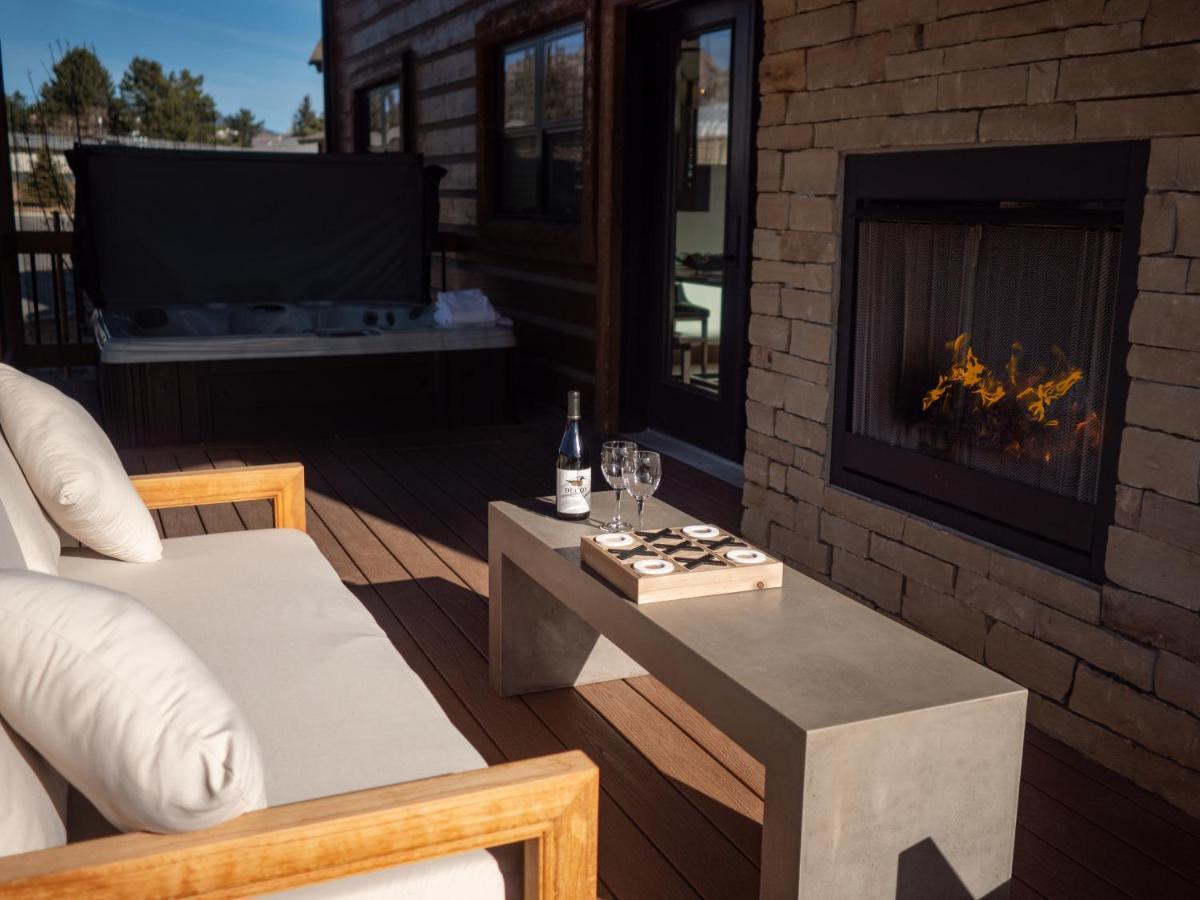 Chic Retreat Indoor Outdoor Fireplace, Private Jacuzzi, Great Location! Estes Park Eksteriør bilde